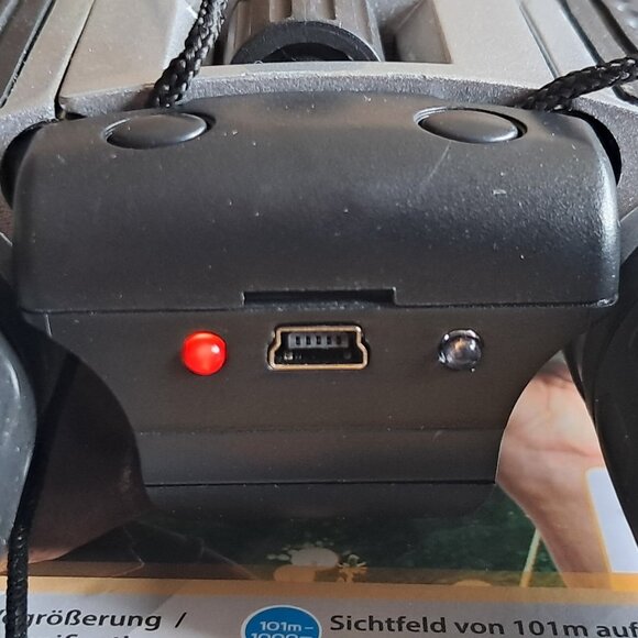 TrendGeek  Binoculars With Integrated Digital Camera Model TG-125 - Picture 8 of 16